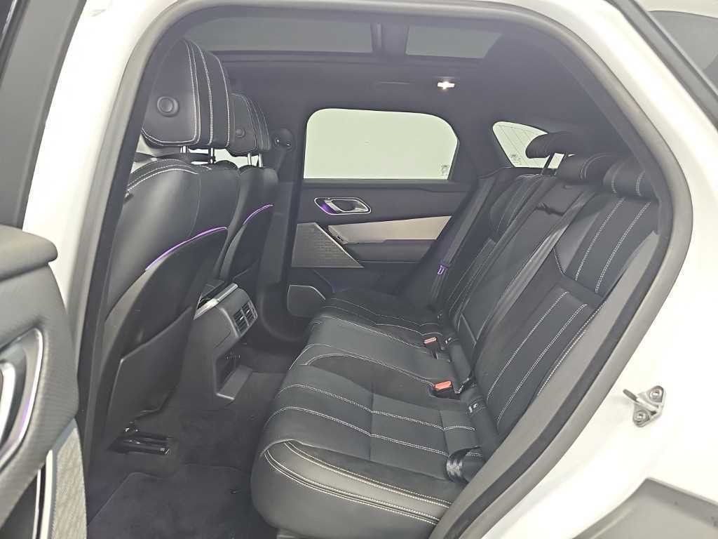 랜드로버 레인지로버 벨라 3.0 D300 R-다이나믹 SE 이미지 12