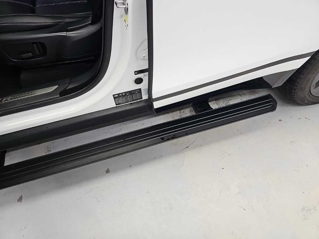 랜드로버 레인지로버 벨라 3.0 D300 R-다이나믹 SE 이미지 13