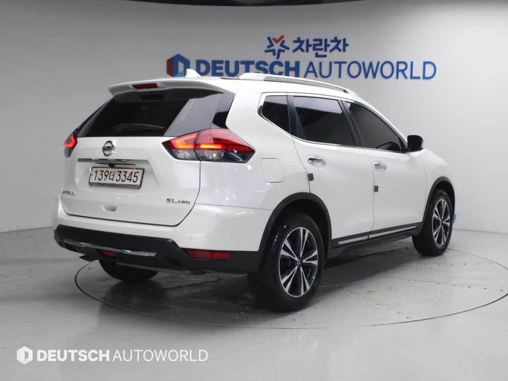 닛산 엑스트레일 2.5 4WD 이미지 2