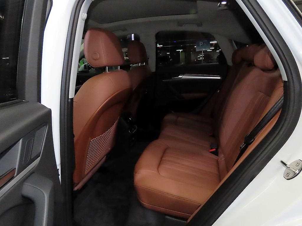 아우디 Q5 Q5 (FY) 40 TDI 콰트로 스포트백 이미지 7