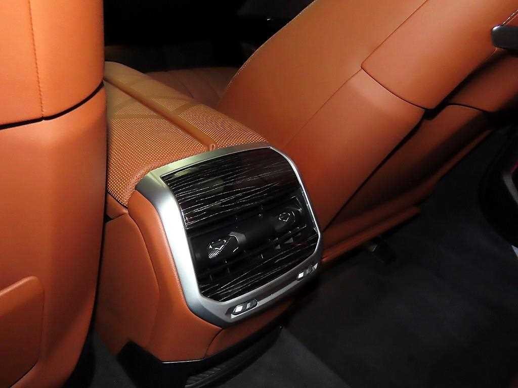BMW 7시리즈 7시리즈 (G70) 740i xDrive M 스포츠 이미지 14