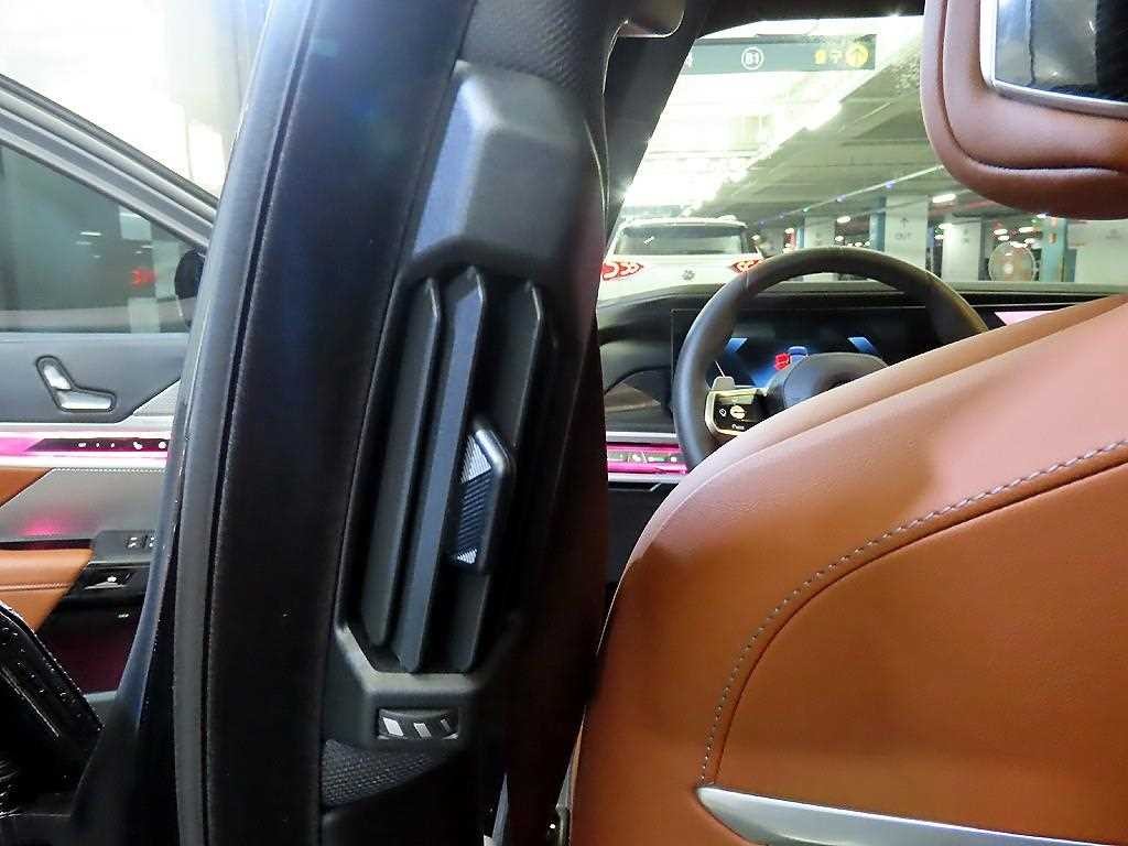 BMW 7시리즈 7시리즈 (G70) 740i xDrive M 스포츠 이미지 15