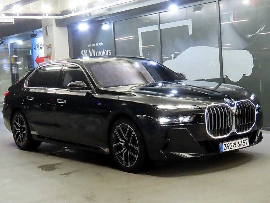 BMW 7시리즈 7시리즈 (G70) 740i xDrive M 스포츠 이미지 2