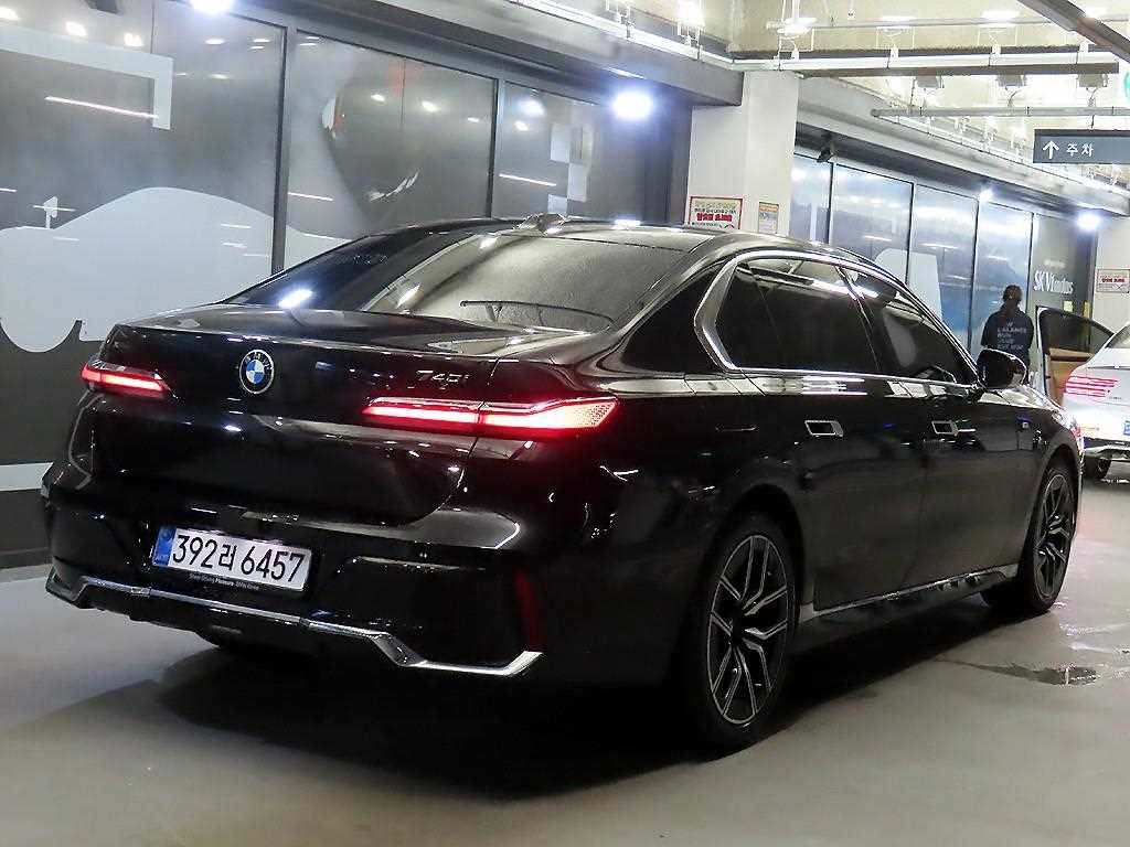 BMW 7시리즈 7시리즈 (G70) 740i xDrive M 스포츠 이미지 4