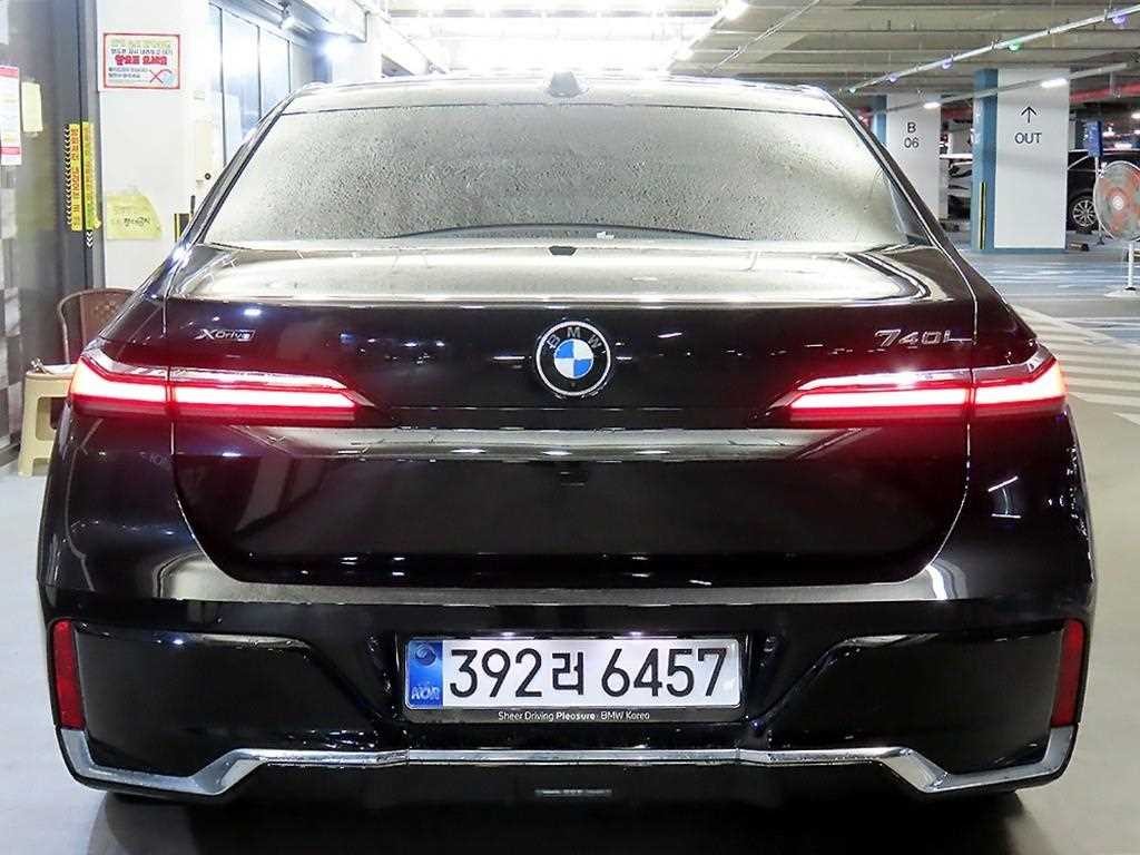 BMW 7시리즈 7시리즈 (G70) 740i xDrive M 스포츠 이미지 5