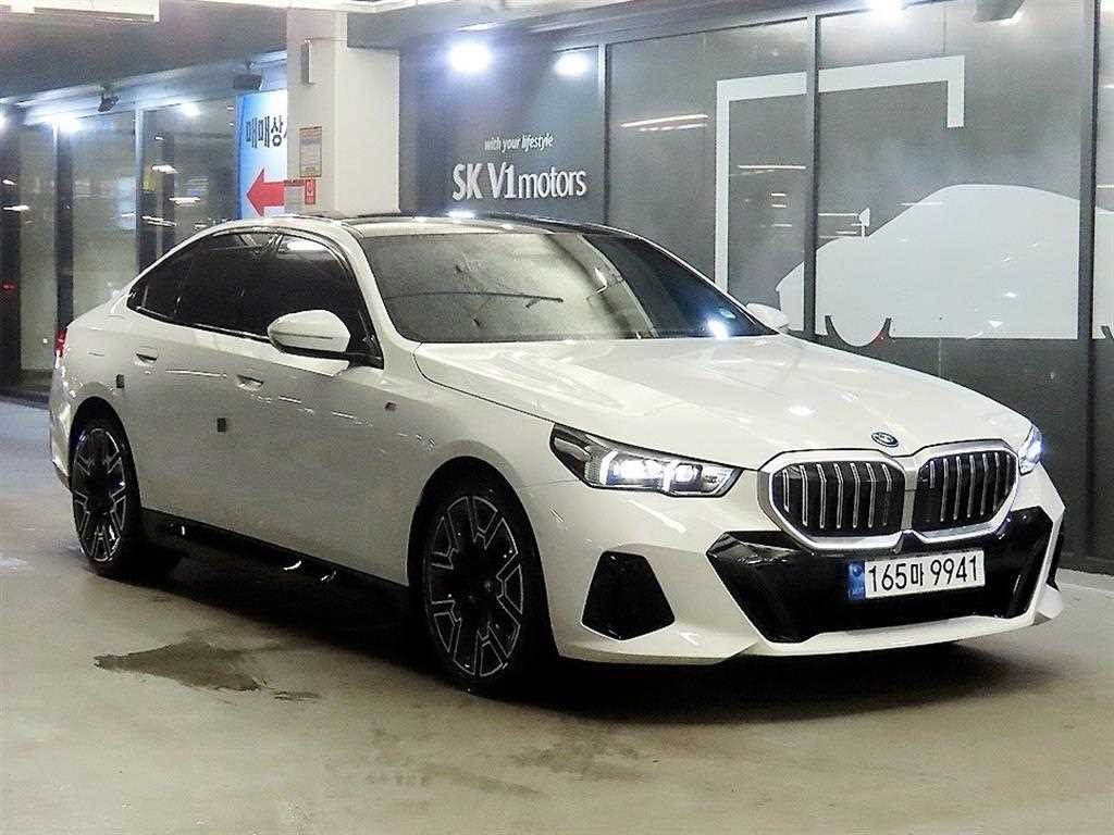 BMW 5시리즈 5시리즈 (G60) 530e M 스포츠 이미지 1