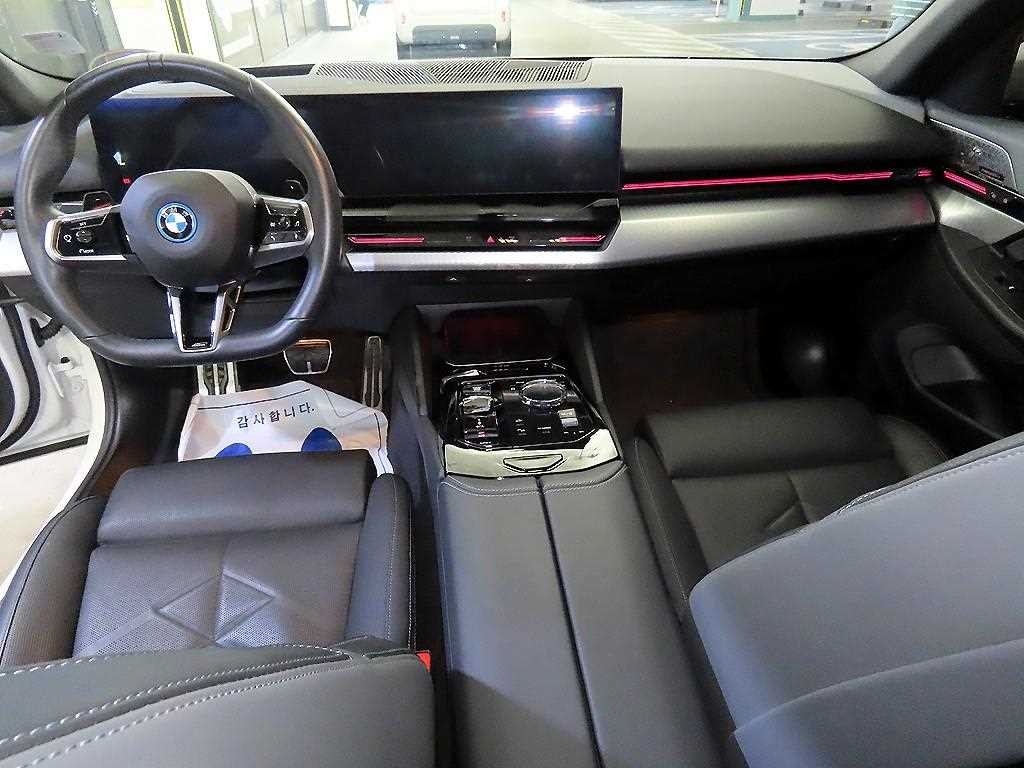 BMW 5시리즈 5시리즈 (G60) 530e M 스포츠 이미지 10