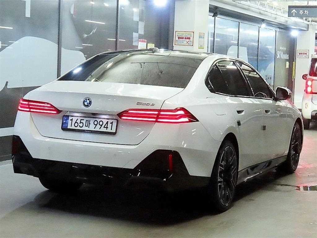 BMW 5시리즈 5시리즈 (G60) 530e M 스포츠 이미지 4