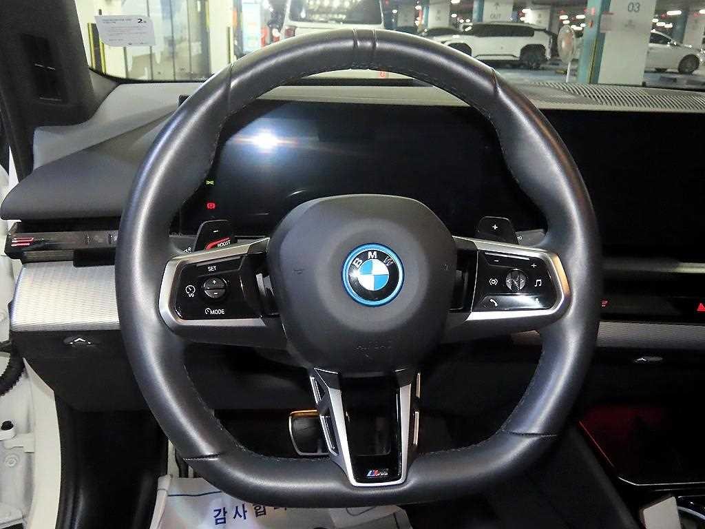 BMW 5시리즈 5시리즈 (G60) 530e M 스포츠 이미지 8