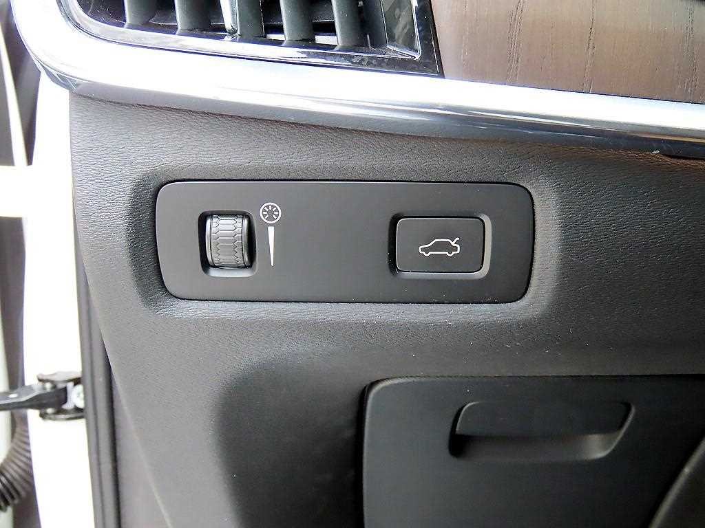 볼보 S90 B6 AWD 인스크립션 이미지 12