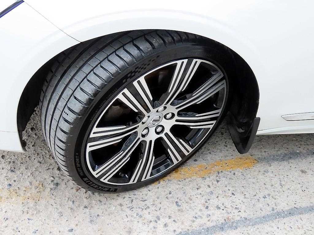 볼보 S90 B6 AWD 인스크립션 이미지 19