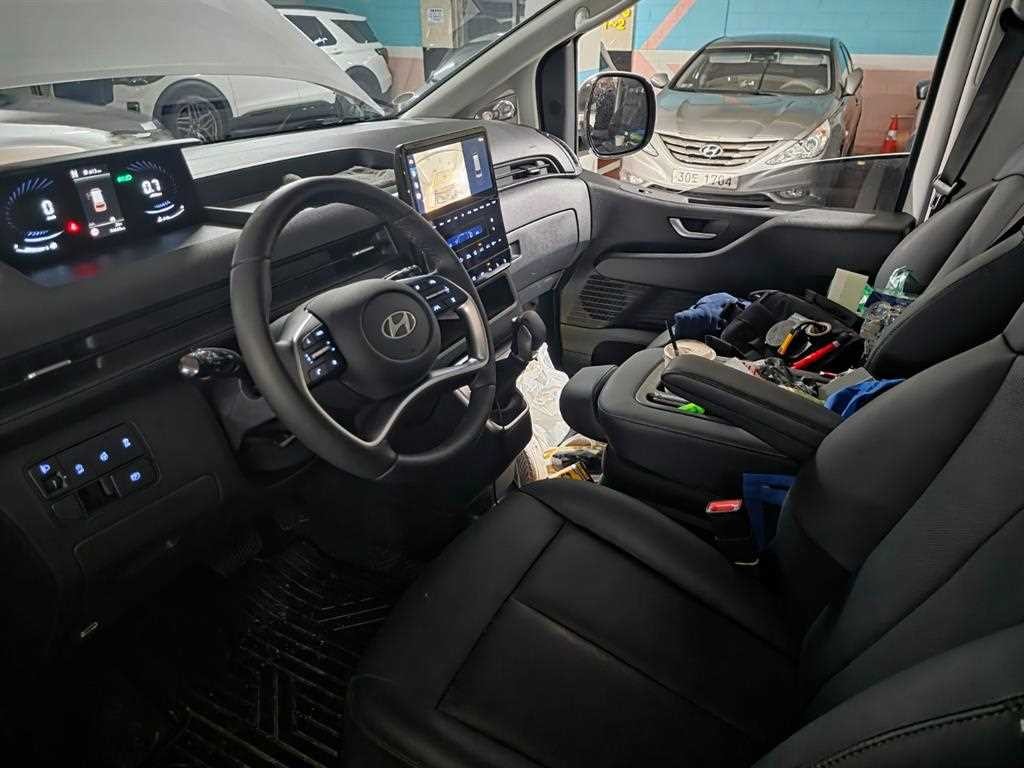 현대 스타리아 2WD 디젤 투어러 모던 이미지 6