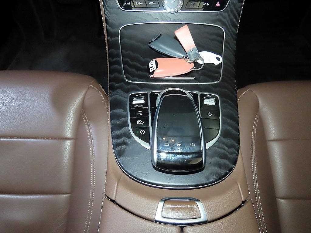 벤츠 E 클래스 E-클래스 W213 E250 아방가르드 이미지 12