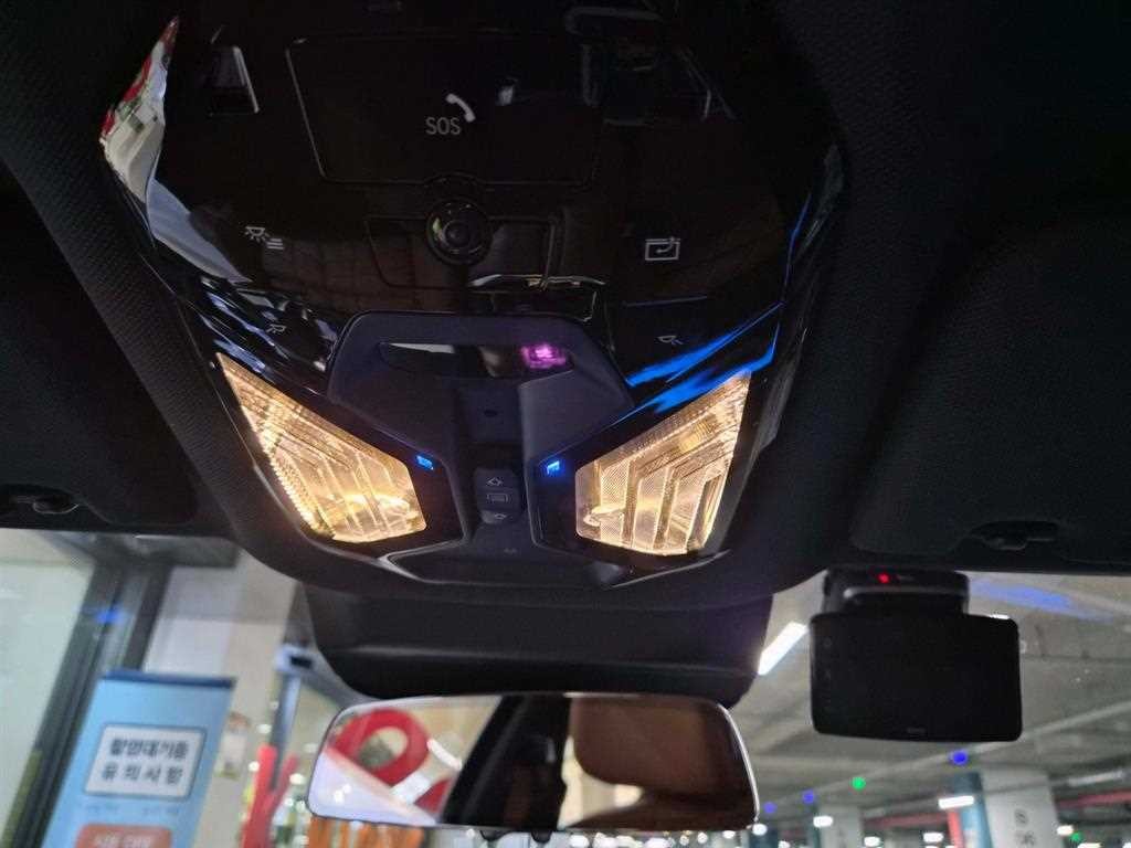 BMW 7시리즈 7시리즈 (G70) 740i xDrive M 스포츠 이미지 17