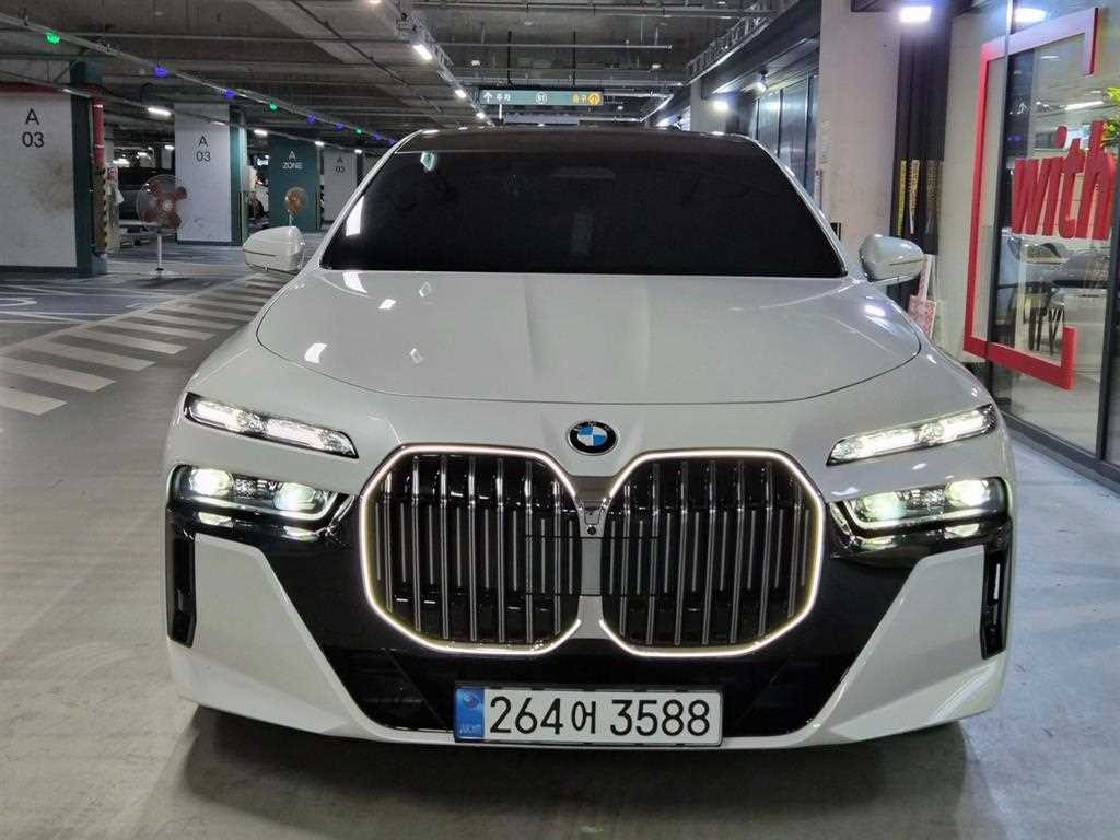 BMW 7시리즈 7시리즈 (G70) 740i xDrive M 스포츠 이미지 2