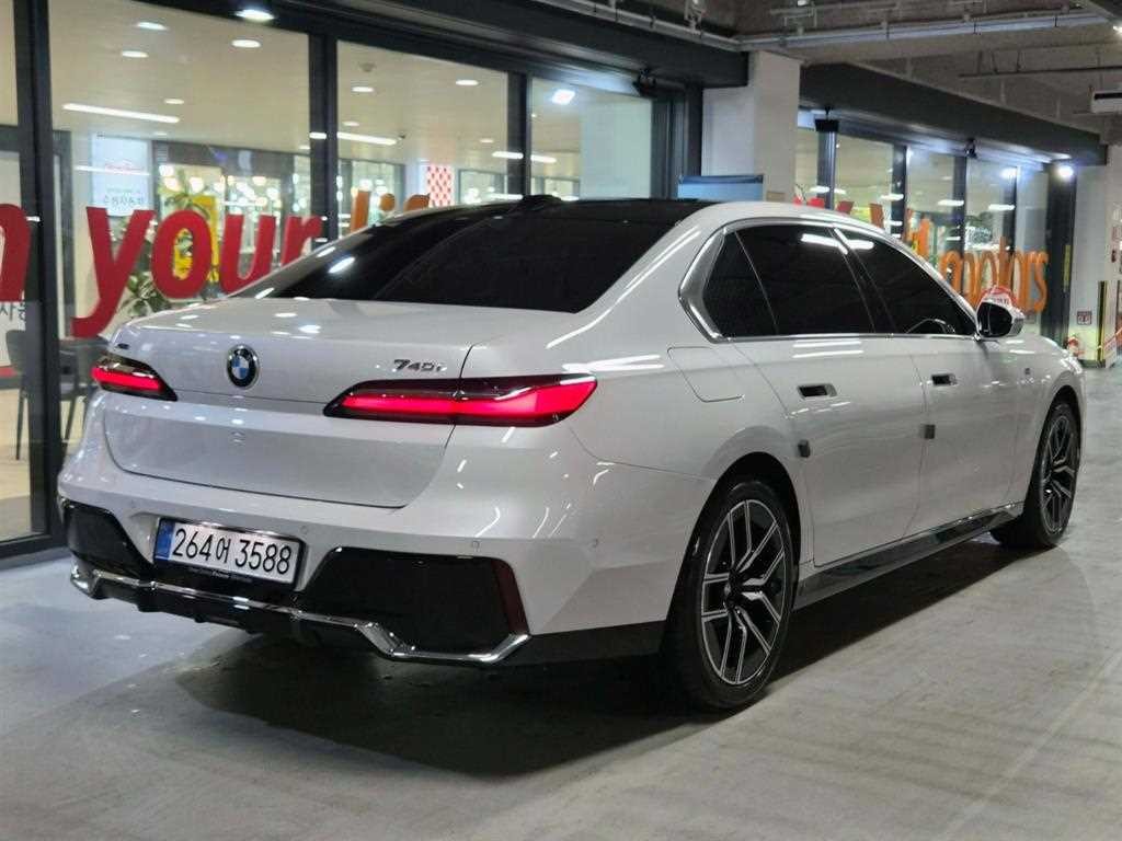 BMW 7시리즈 7시리즈 (G70) 740i xDrive M 스포츠 이미지 4