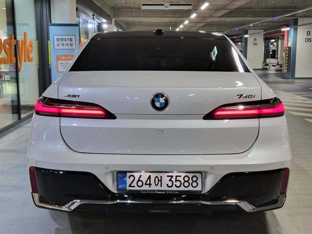 BMW 7시리즈 7시리즈 (G70) 740i xDrive M 스포츠 이미지 5