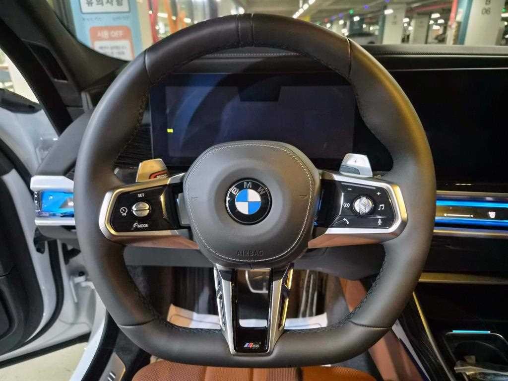 BMW 7시리즈 7시리즈 (G70) 740i xDrive M 스포츠 이미지 8