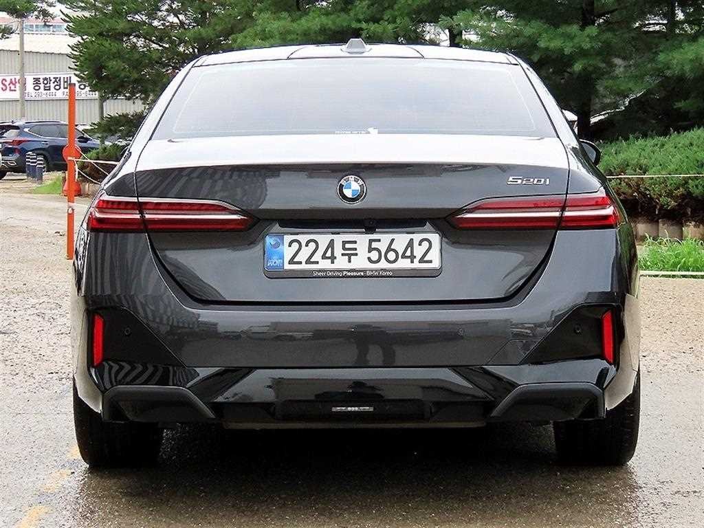 BMW 5시리즈 5시리즈 (G60) 520i M 스포츠 이미지 4