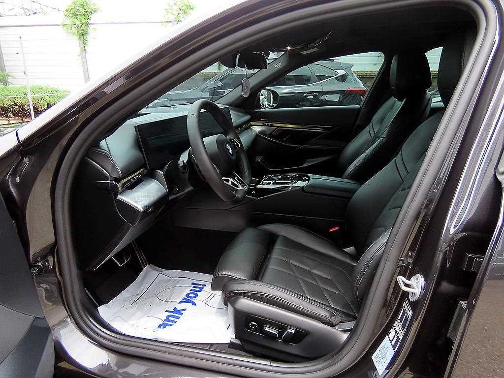 BMW 5시리즈 5시리즈 (G60) 520i M 스포츠 이미지 5