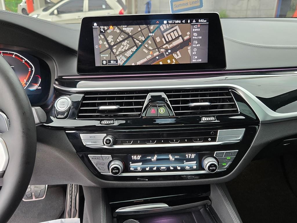BMW 5시리즈 5시리즈 (G30) 520d xDrive M 스포츠 플러스 이미지 10