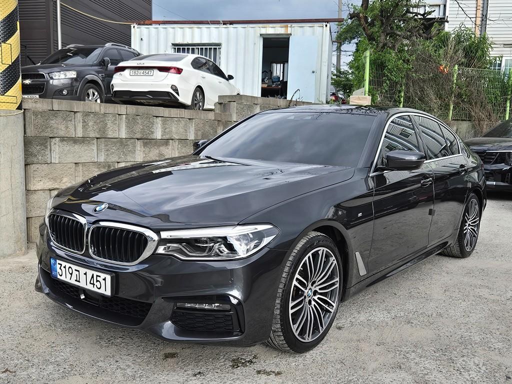 BMW 5시리즈 5시리즈 (G30) 520d xDrive M 스포츠 플러스 이미지 2