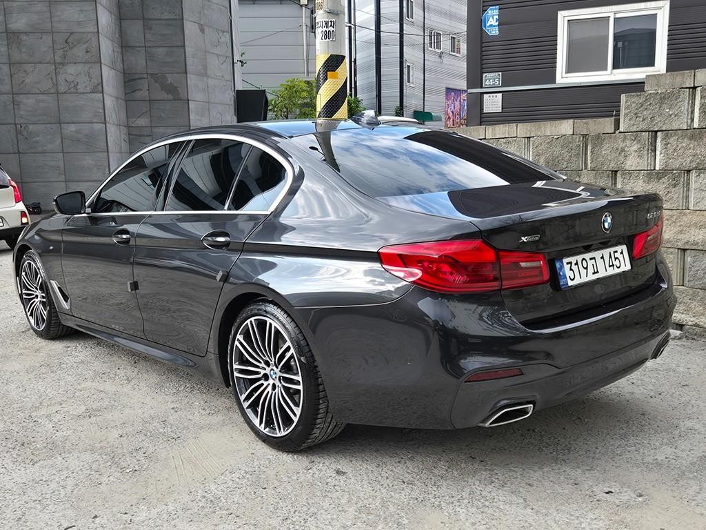 BMW 5시리즈 5시리즈 (G30) 520d xDrive M 스포츠 플러스 이미지 3