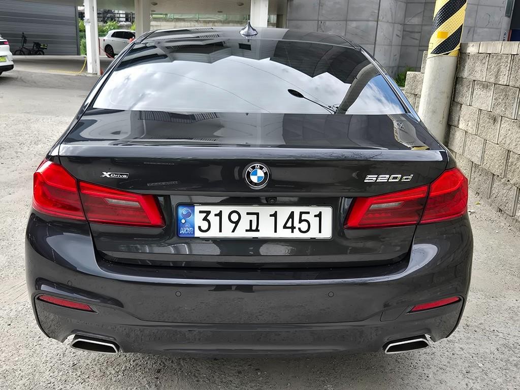 BMW 5시리즈 5시리즈 (G30) 520d xDrive M 스포츠 플러스 이미지 4