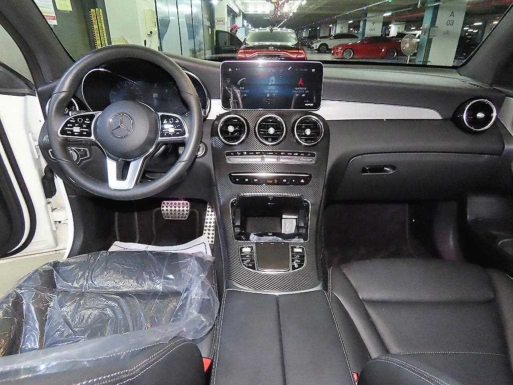 벤츠 GLC 클래스 GLC클래스 X253 GLC 220 d 4MATIC 쿠페 이미지 10