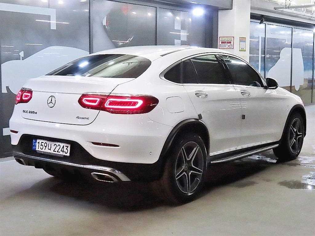 벤츠 GLC 클래스 GLC클래스 X253 GLC 220 d 4MATIC 쿠페 이미지 4