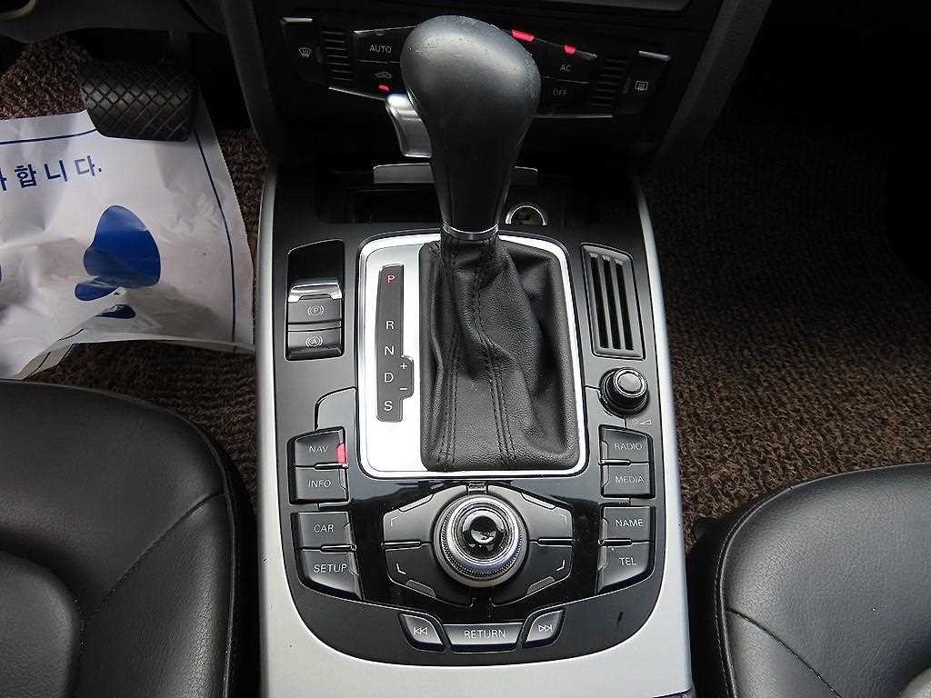 아우디 A4 뉴 A4 2.0 TFSI 콰트로 이미지 10