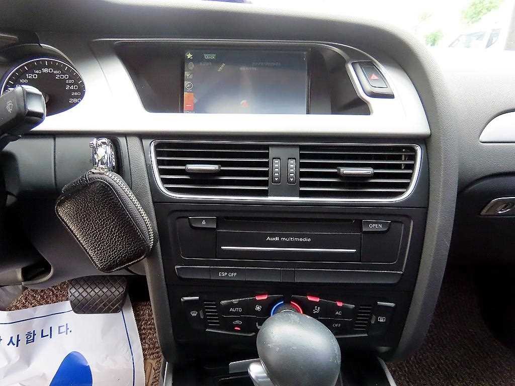 아우디 A4 뉴 A4 2.0 TFSI 콰트로 이미지 12