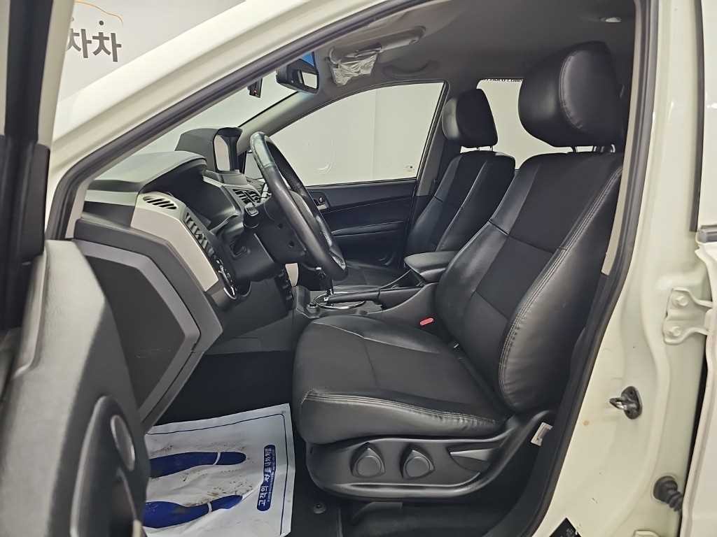 KG모빌리티(쌍용) 코란도 코란도스포츠 디젤 4WD CX7 패션 이미지 11