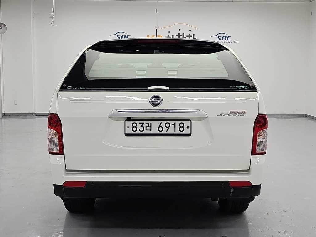 KG모빌리티(쌍용) 코란도 코란도스포츠 디젤 4WD CX7 패션 이미지 3