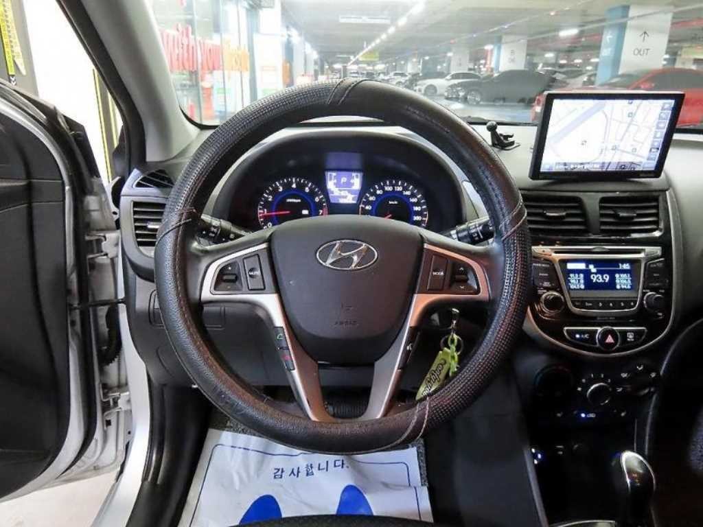 현대 엑센트 엑센트신형 1.4VVT 모던 이미지 8