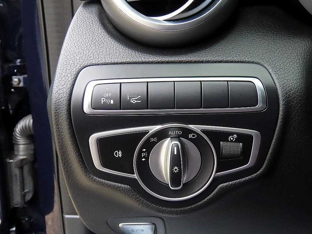 벤츠 C 클래스 C클래스 W205 C43 AMG 4MATIC 이미지 13
