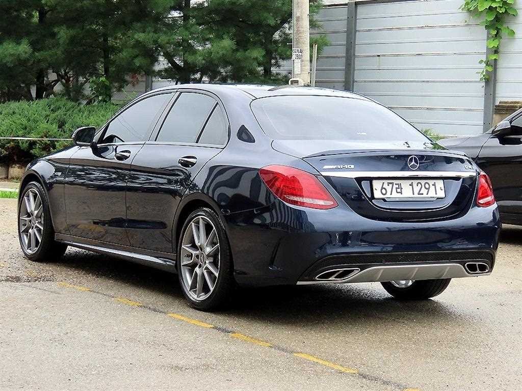 벤츠 C 클래스 C클래스 W205 C43 AMG 4MATIC 이미지 3