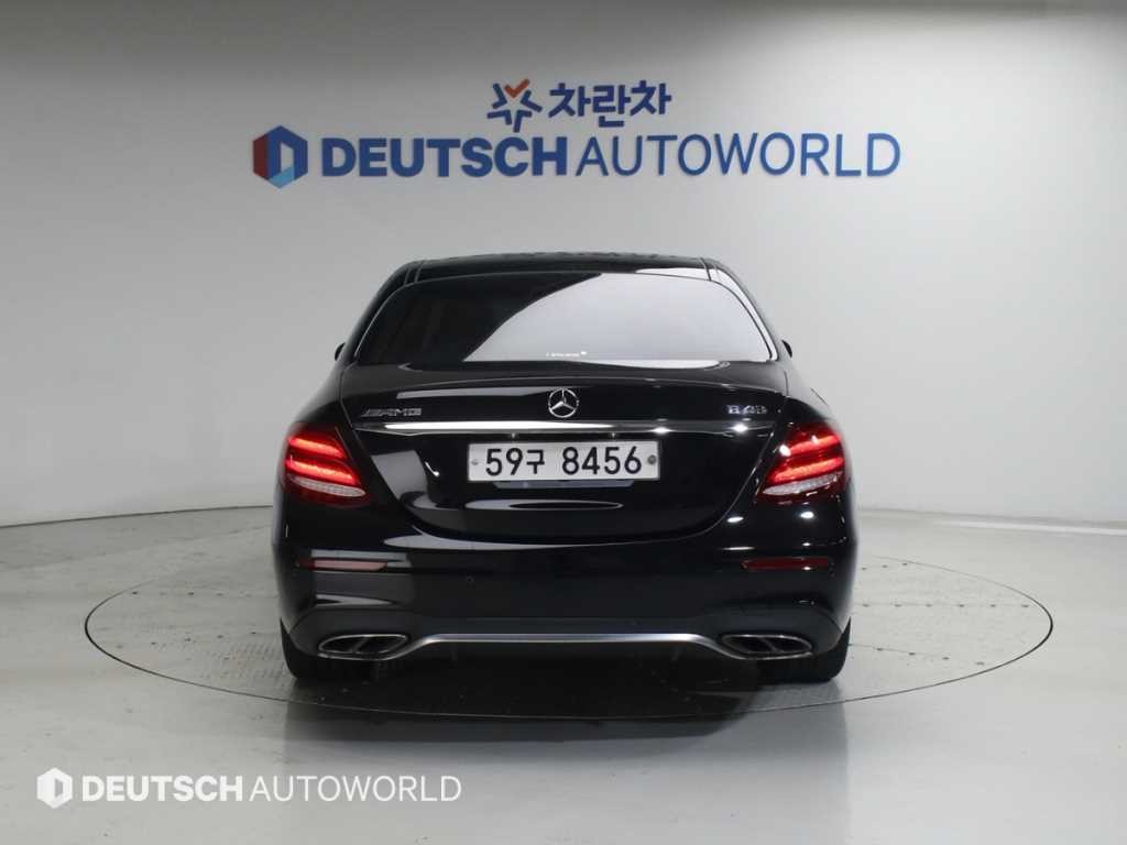 벤츠 E 클래스 E-클래스 W213 E43 AMG 4MATIC 이미지 4