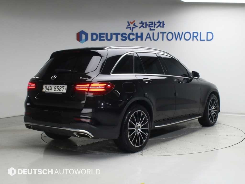 벤츠 GLC 클래스 GLC클래스 X253 GLC 300 4MATIC AMG LINE 이미지 2