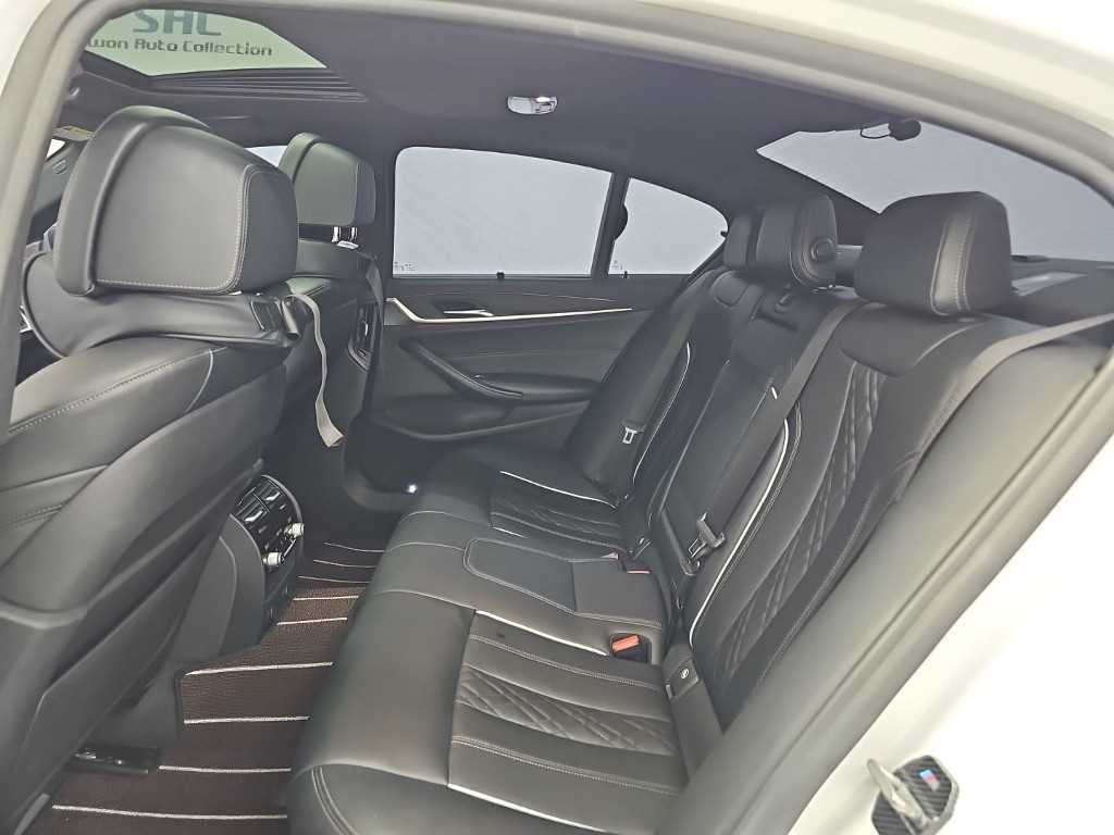 BMW 5시리즈 5시리즈 (G30) 530i M 스포츠 플러스 이미지 12