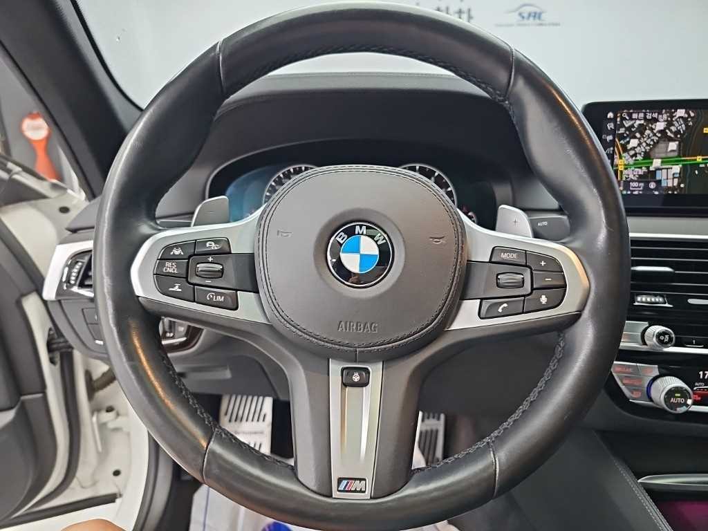 BMW 5시리즈 5시리즈 (G30) 530i M 스포츠 플러스 이미지 9