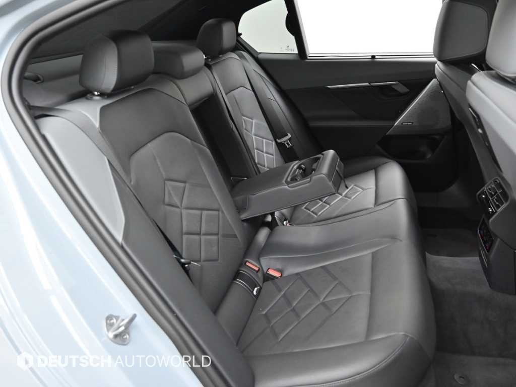 BMW 5시리즈 5시리즈 (G60) 530i xDrive M 스포츠 이미지 12