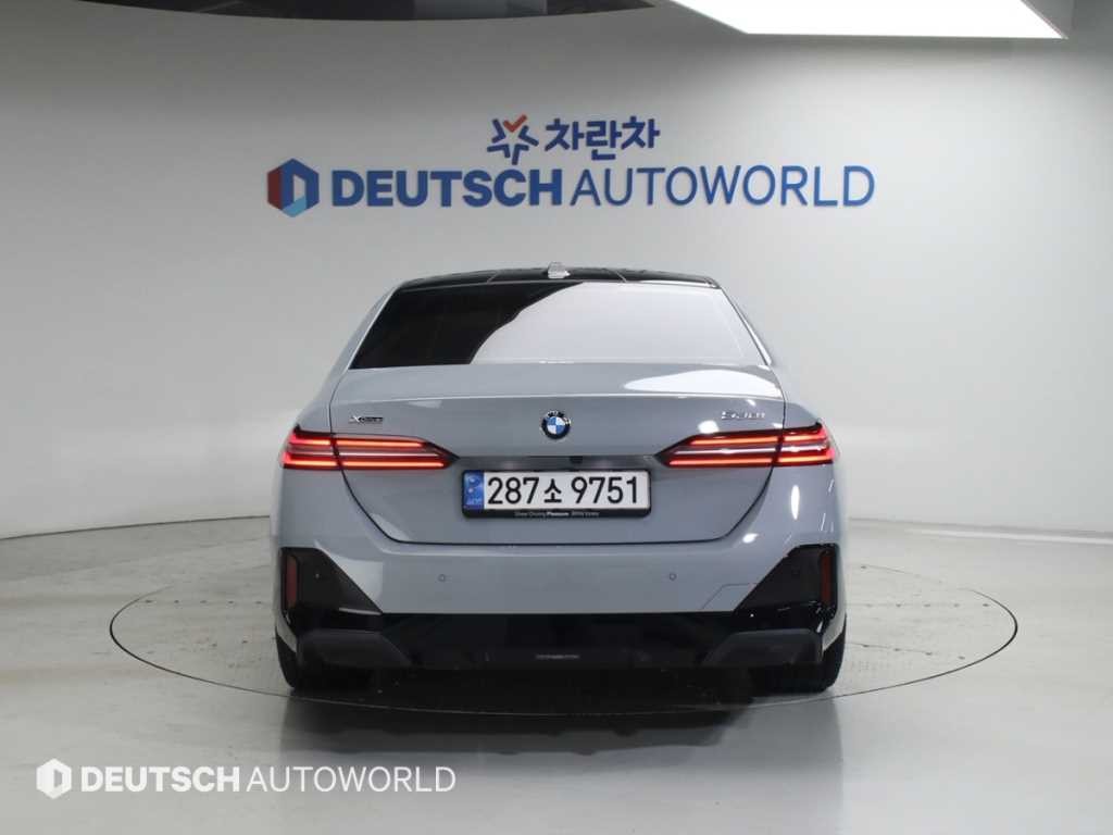 BMW 5시리즈 5시리즈 (G60) 530i xDrive M 스포츠 이미지 4