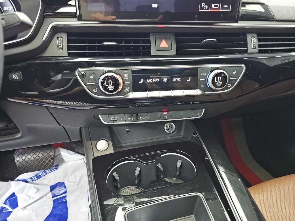 아우디 A5 A5 (F5) 40 TFSI 콰트로 프리미엄 스포트백 이미지 10