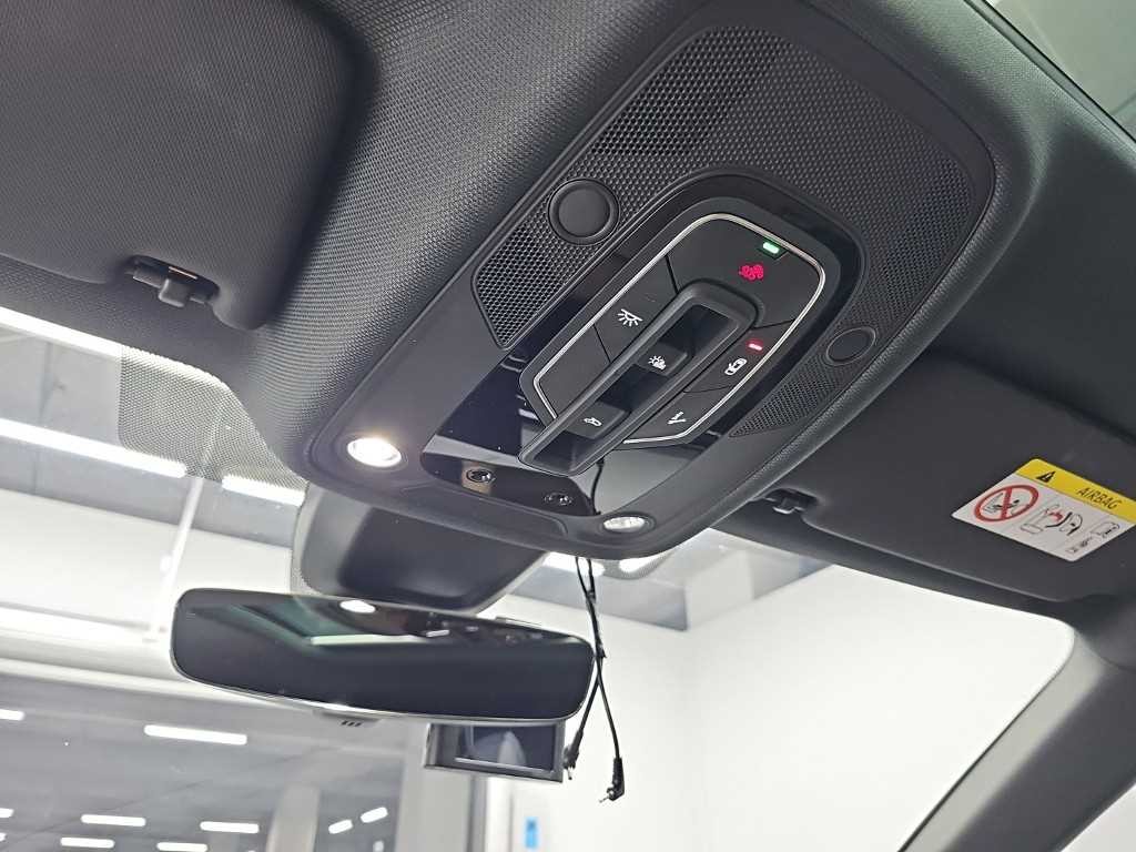 아우디 A5 A5 (F5) 40 TFSI 콰트로 프리미엄 스포트백 이미지 17