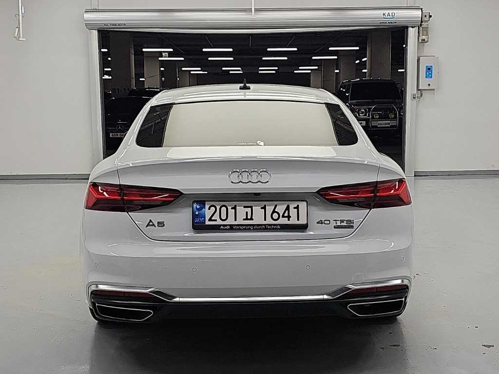 아우디 A5 A5 (F5) 40 TFSI 콰트로 프리미엄 스포트백 이미지 3