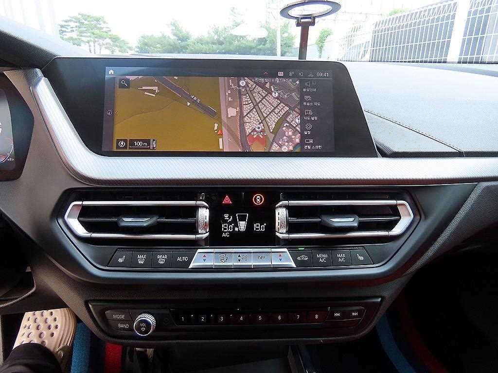 BMW 1시리즈 1시리즈 (F40) 118d M 스포츠 이미지 13