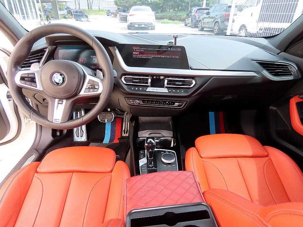 BMW 1시리즈 1시리즈 (F40) 118d M 스포츠 이미지 7