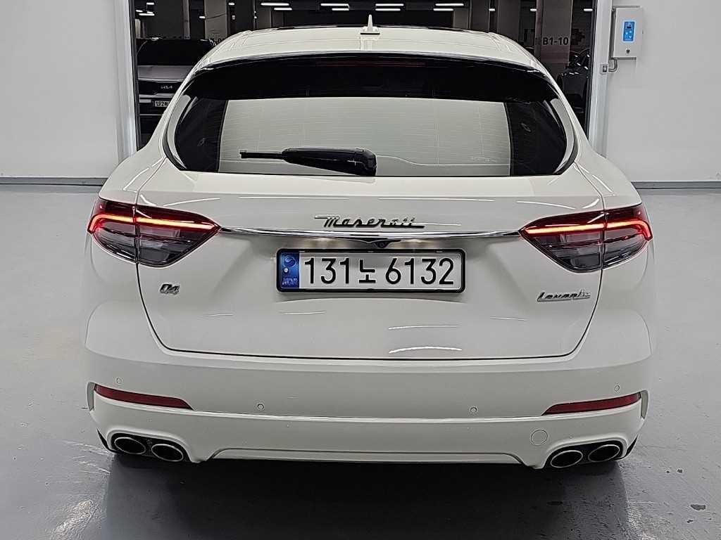 마세라티 르반떼 3.0  AWD 그란 루쏘 이미지 3