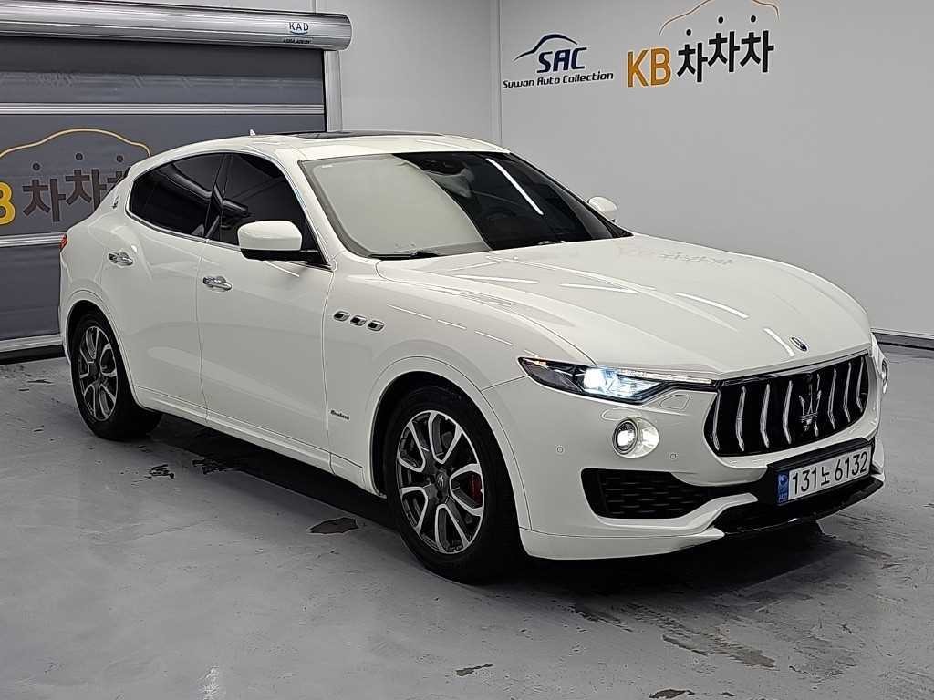 마세라티 르반떼 3.0  AWD 그란 루쏘 이미지 4